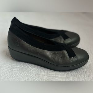 Fly London Bobi Leather Slip On Wedge Sandal Graphite Gray Black Sz 38 US 8